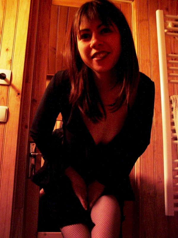 coquine soumise pour amant qui aime la domination de temps à autre disponible